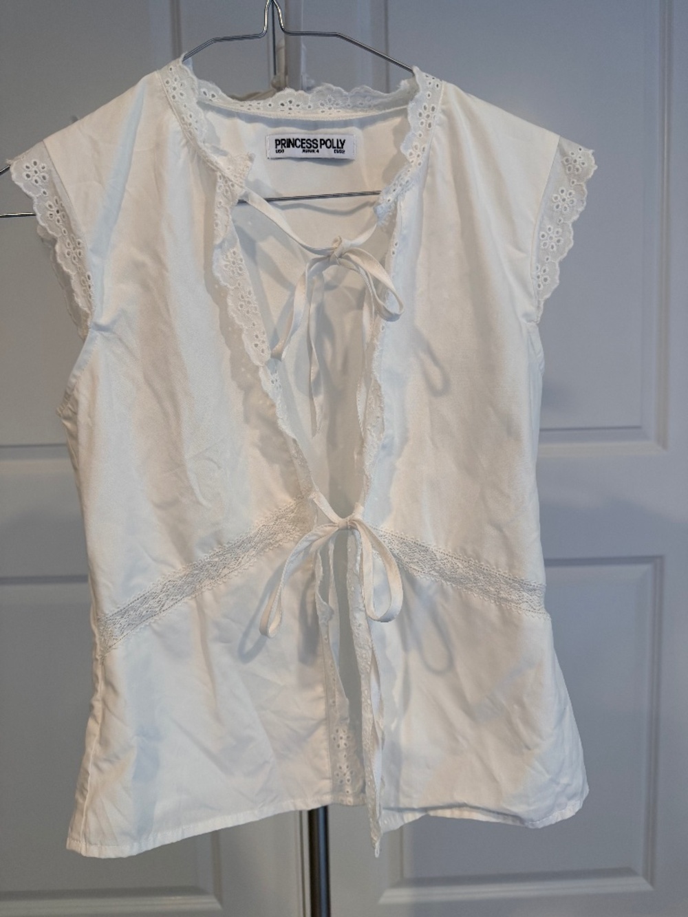 Cotton Eyelit detailed sleeveless blouse